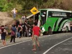 61ffad795c5d9-sebuah-bus-pariwisata-mengalami-kecelakaan-di-bantul-yogyakarta-minggu-622022_tvonenews_375_211