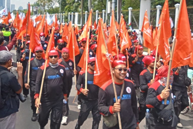 NEXT Indonesia Center: Upah Buruh Masih di Bawah Batas Sejahtera ...